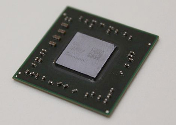 AMD-Radeon-HD7790 02