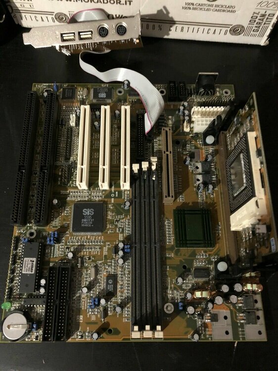 Scheda madre Celeron.jpg