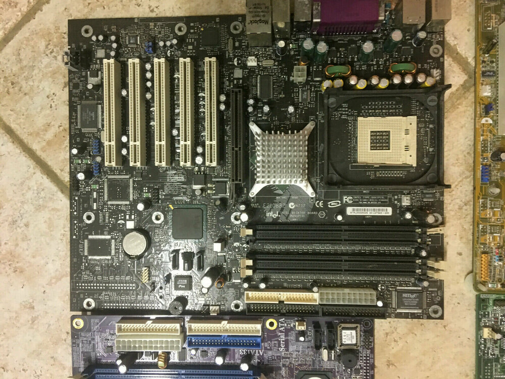 lotto 6 schede madri intel.jpg