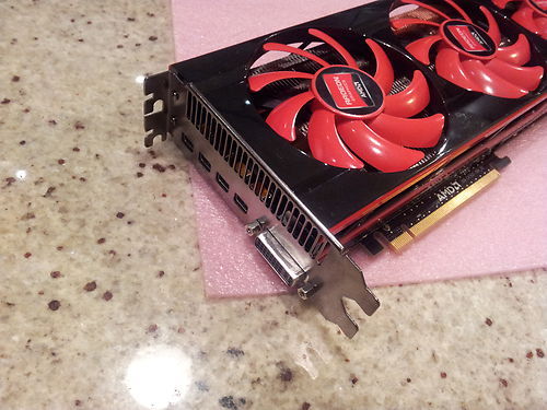 AMD Radeon HD 7990 Malta 02