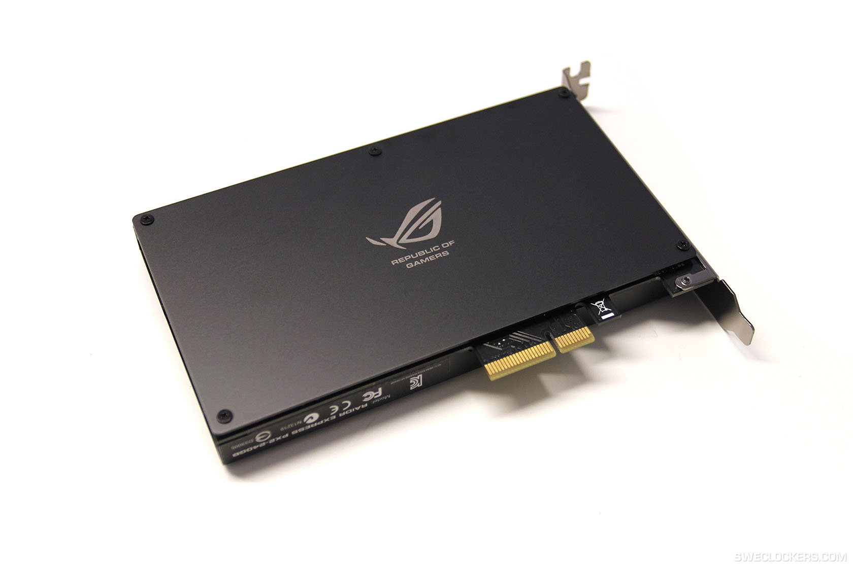 ASUS ROG RAID SSD 03