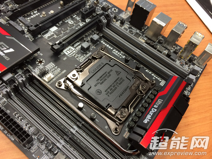 GIGABYTE X99 Gaming 5 03