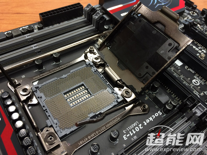 GIGABYTE X99 Gaming 5 04